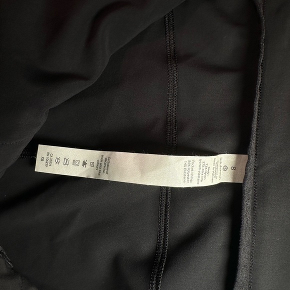 Lululemon Sunset Salutation shorts - Picture 7 of 7
